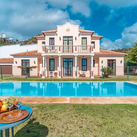 Royal Amores Villa