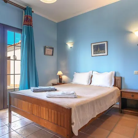 Royal Amores Villa *