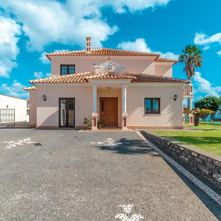 Royal Amores Villa *