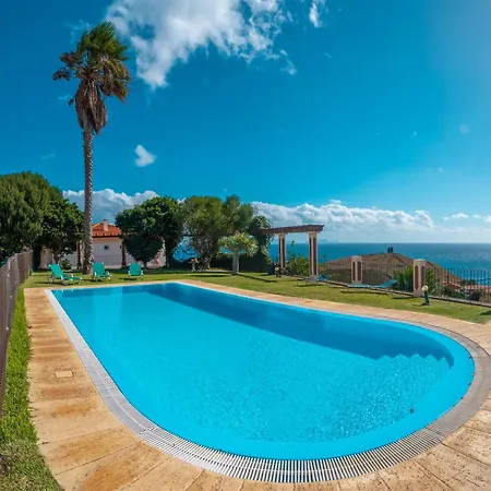 Royal Amores Villa *